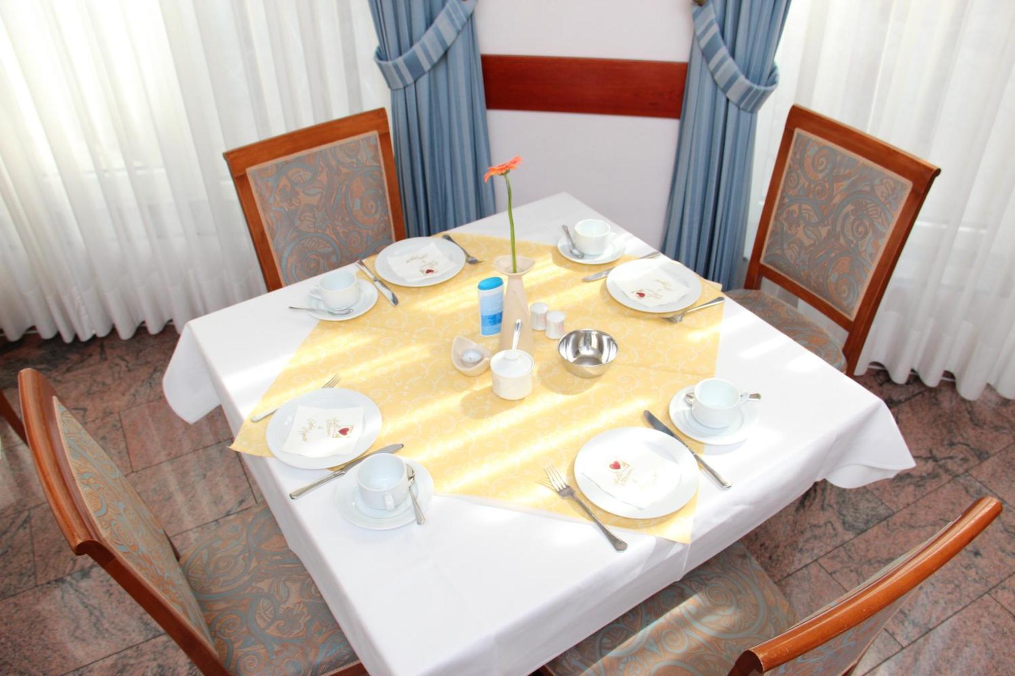Hotel Ascania Aschersleben Bagian luar foto
