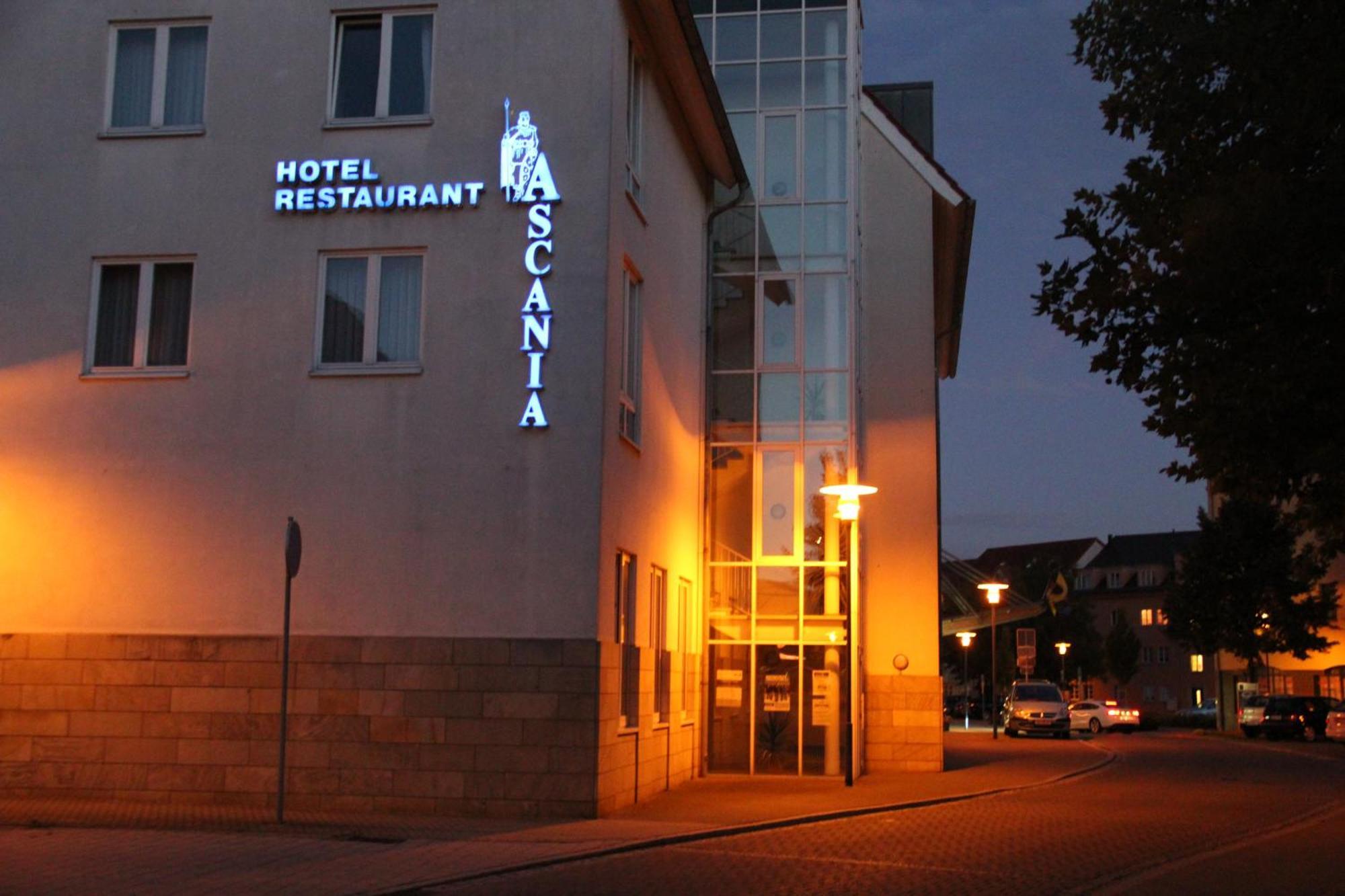 Hotel Ascania Aschersleben Bagian luar foto