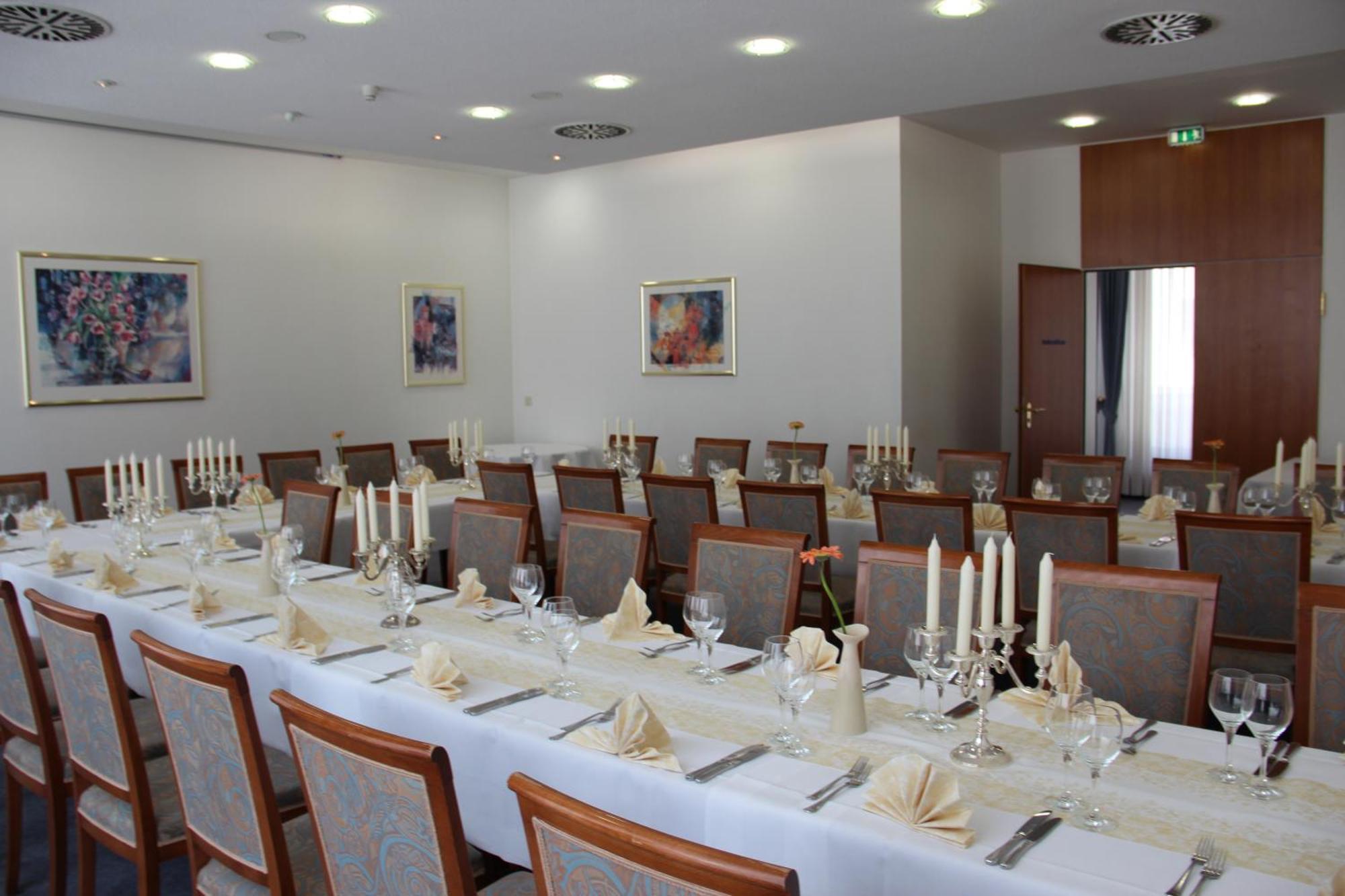 Hotel Ascania Aschersleben Bagian luar foto