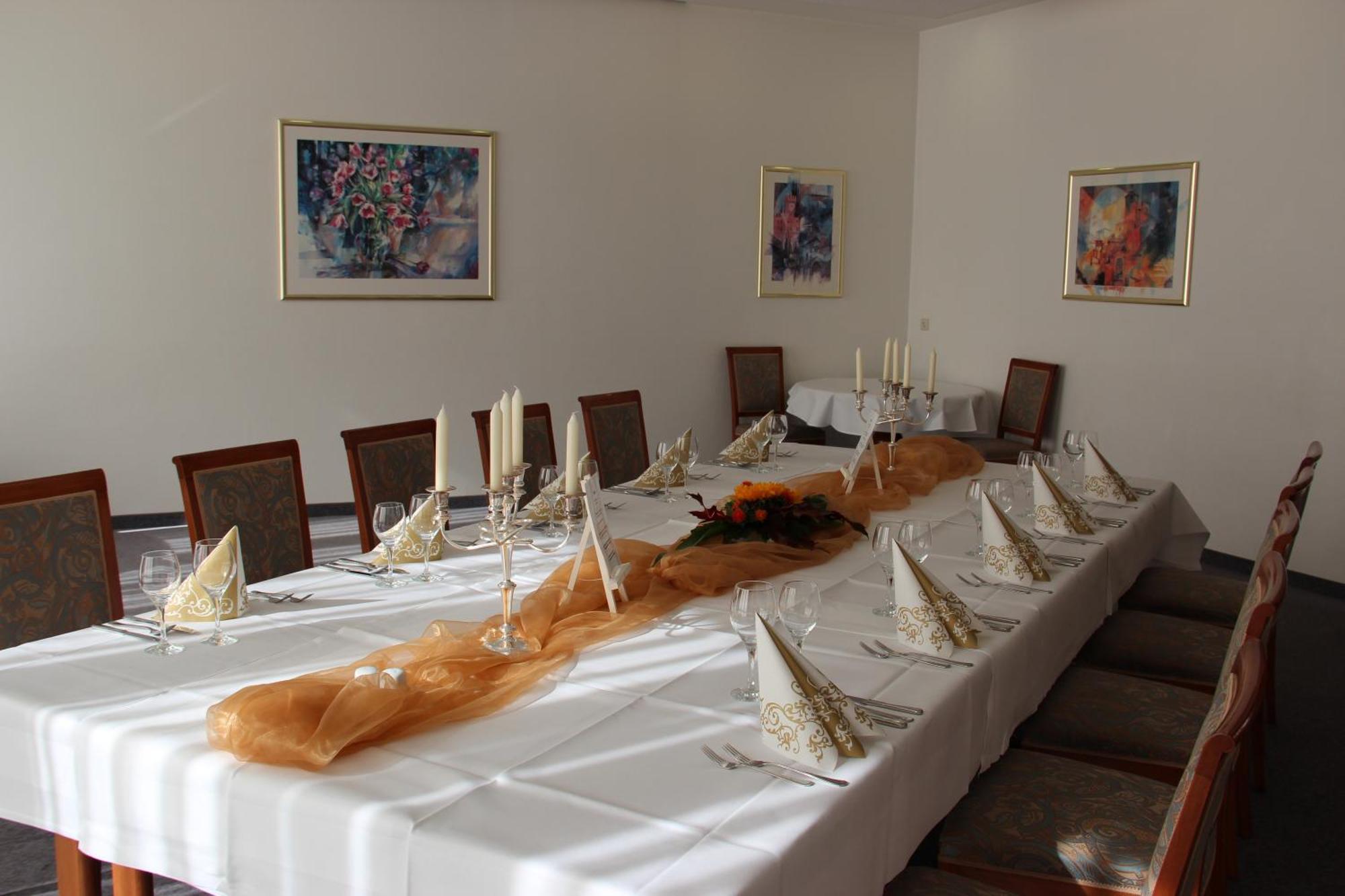 Hotel Ascania Aschersleben Bagian luar foto